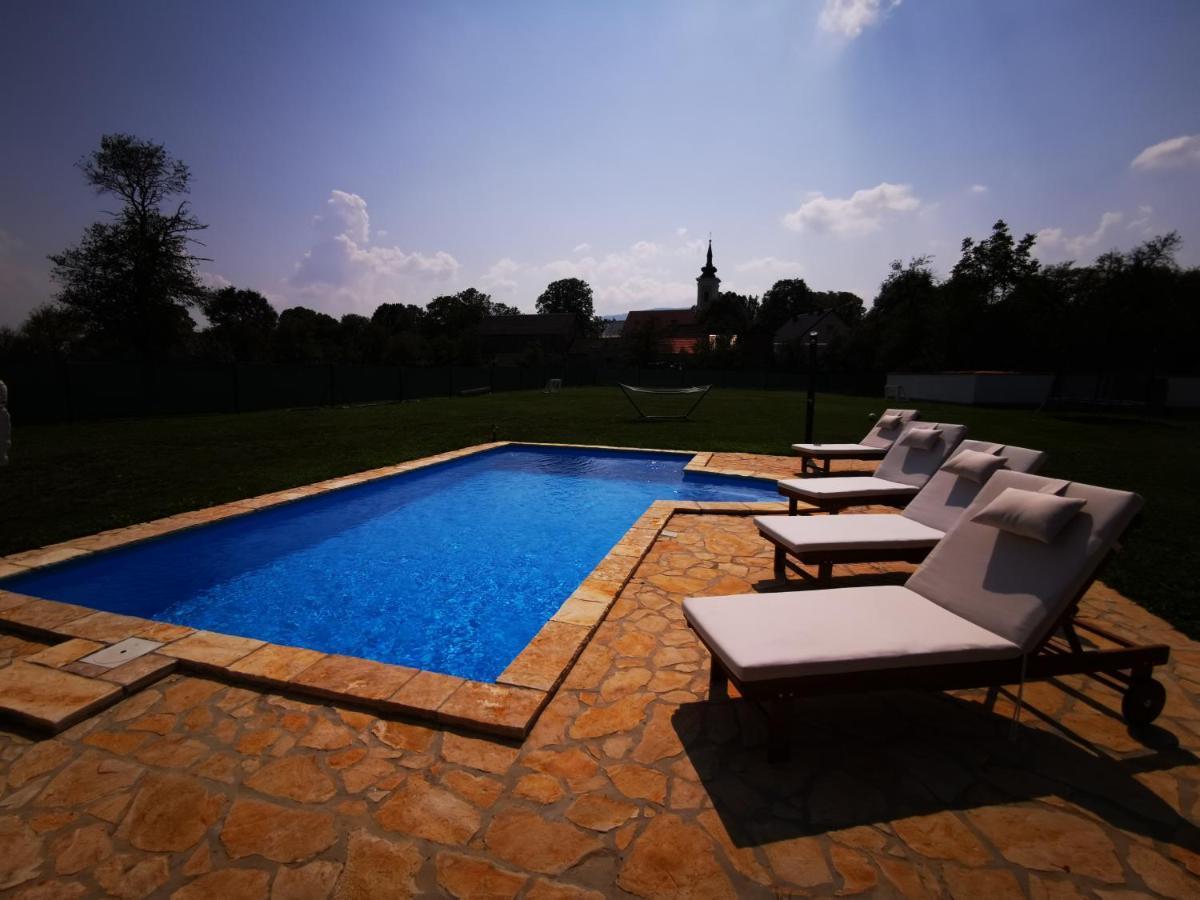 Holiday Home Bulog Sinac Bagian luar foto